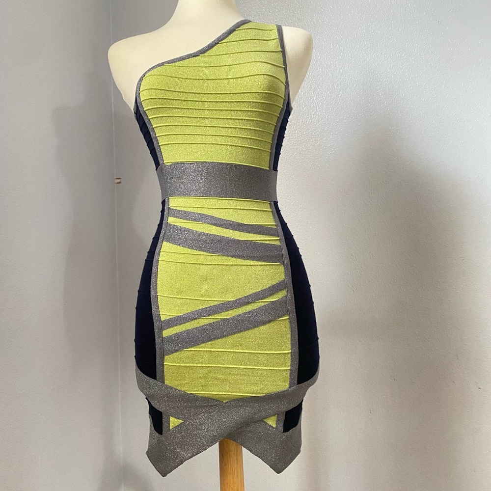 NWOT one shoulder bodycon dress size small